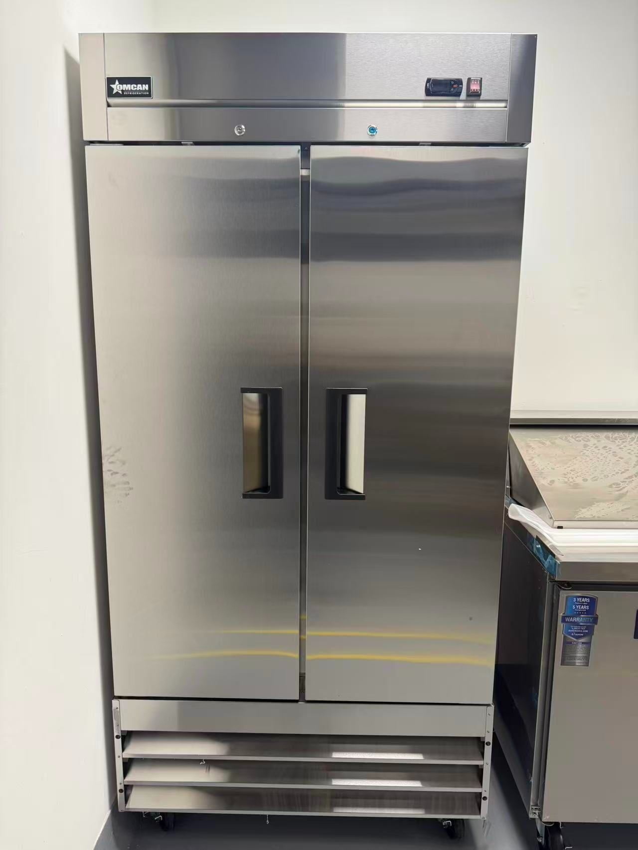 40" Commercial Reach In Refrigerator