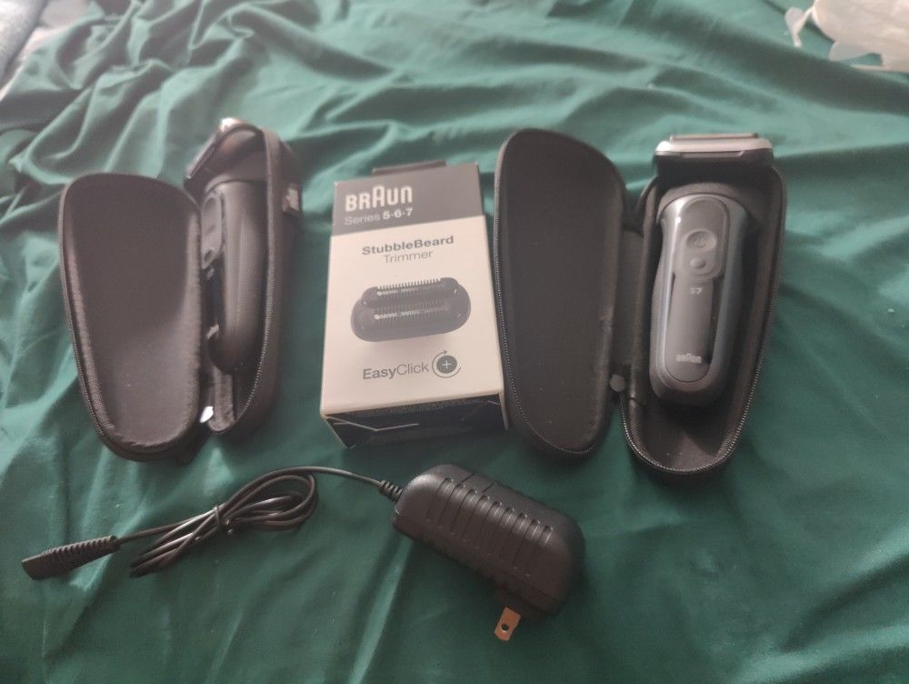 2 BrAun Chavers with Cases And a Stubble Beard Replacement
