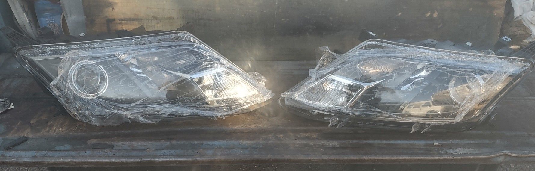2010-2012 Ford Fusion Headlights