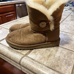 UGGS