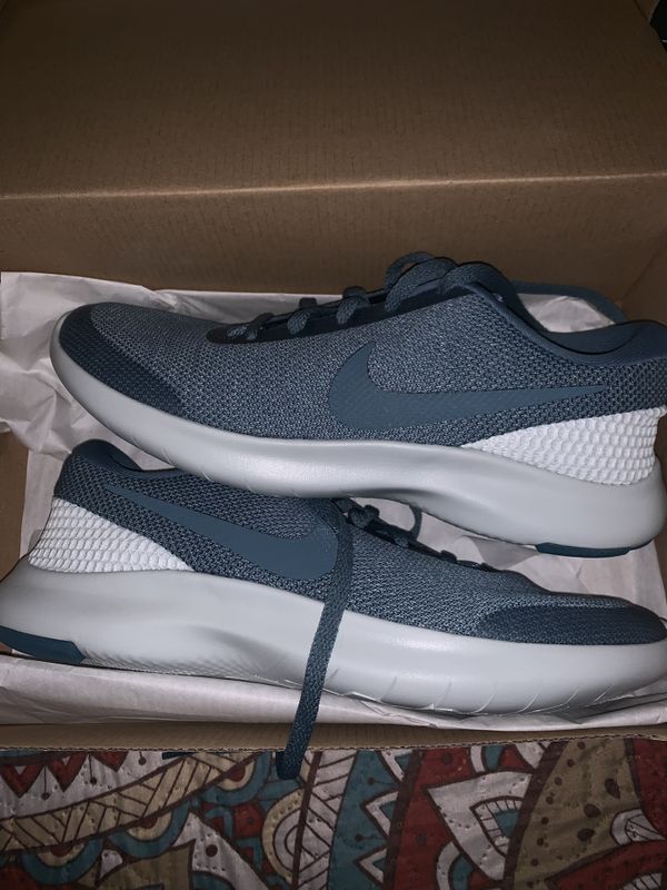 Nike Women’s Trainer/Running Shoes for Sale in Menifee, CA - OfferUp