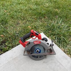 M18 FUEL 18V Lithium-Ion Brushless Cordless 7-1/4 in. Circular Saw (Tool-Only)