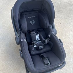 UPPABABY Mesa Car seat And Base 