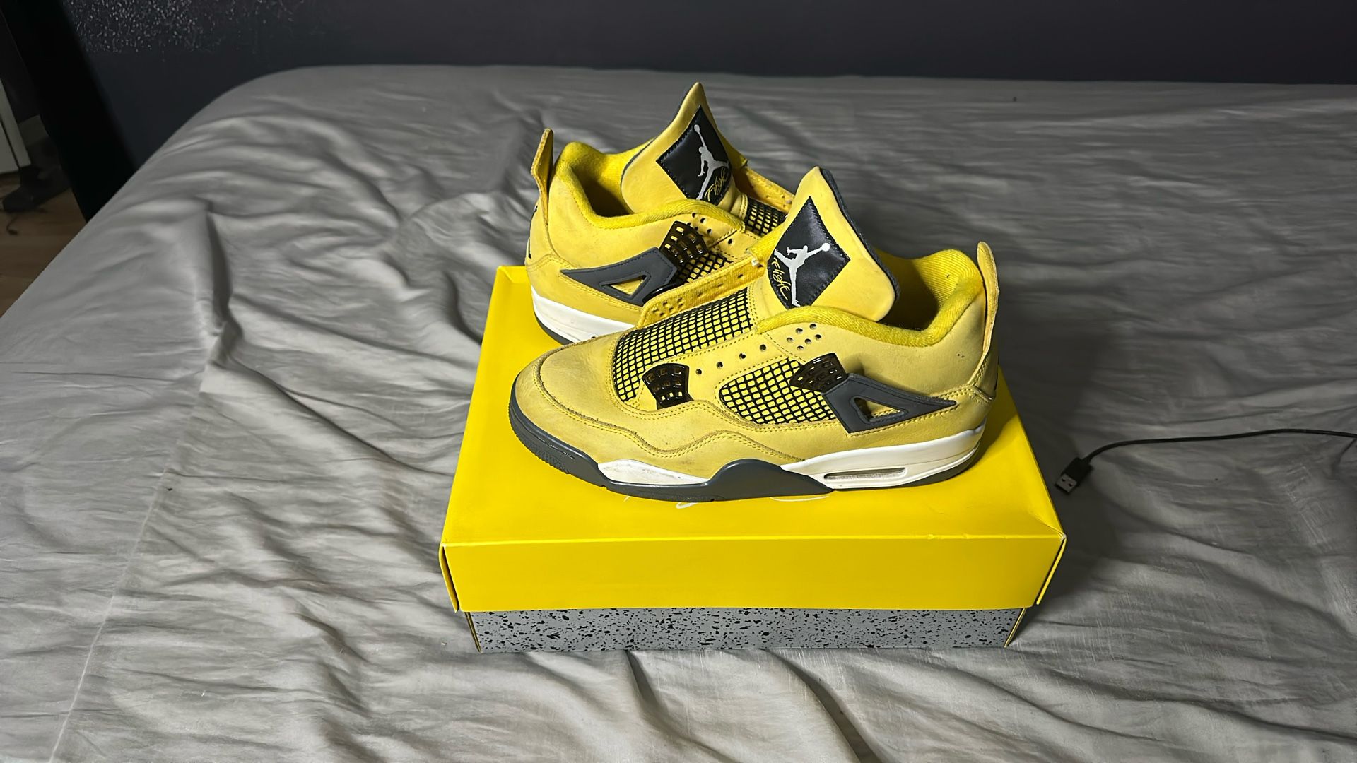 Jordan 4s Retro Lightning