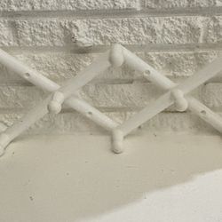 White Expanding Accordion Wall Mount Coat Hooks Plastic