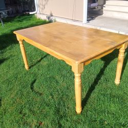 Wooden Dining Dinner Table 5' X 3' X 29" Tall