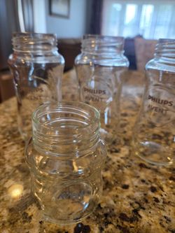 Phillips Avent glass baby bottles