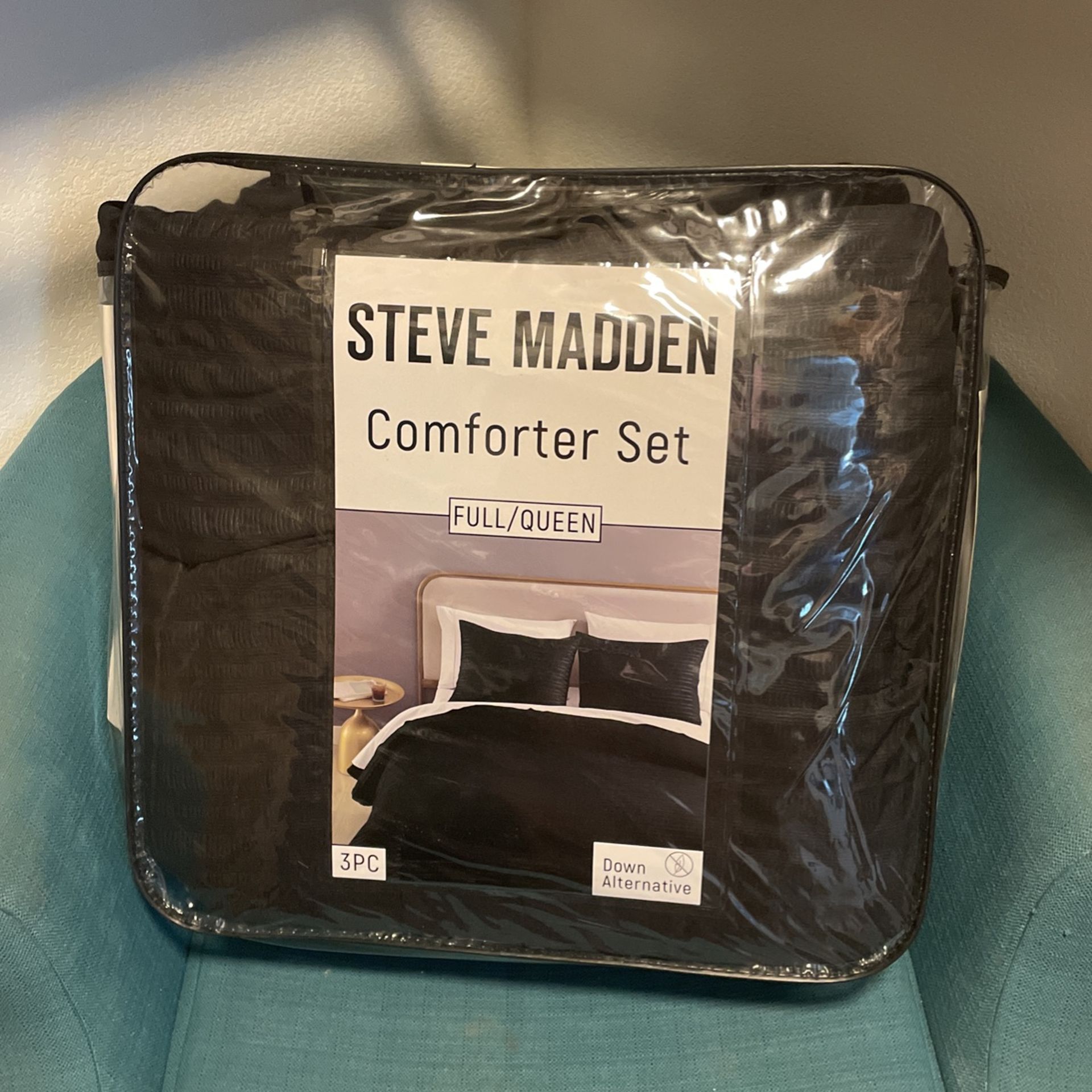 $5. Steve Madden Comforter Set