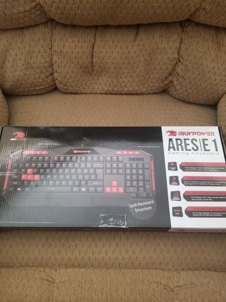 iBuyPower Ares E1 Gaming keyboard