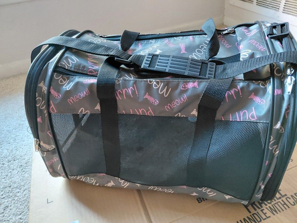 Cat Travel Bag With Shoulder Strap Pick Up By 5pm 19114 NE Philly 