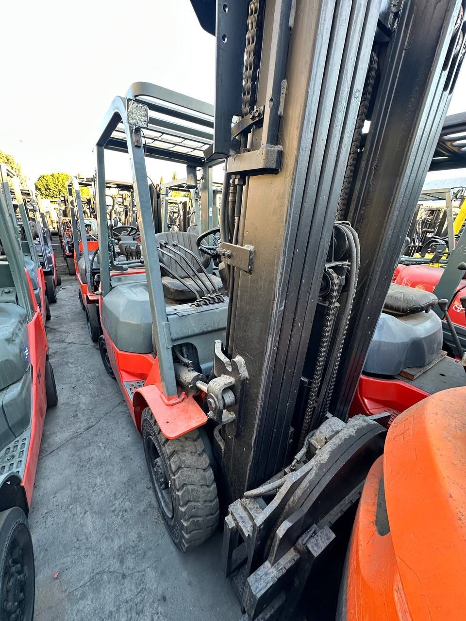 Toyota m7 Forklift 4 stage pneumatic 6000 lb