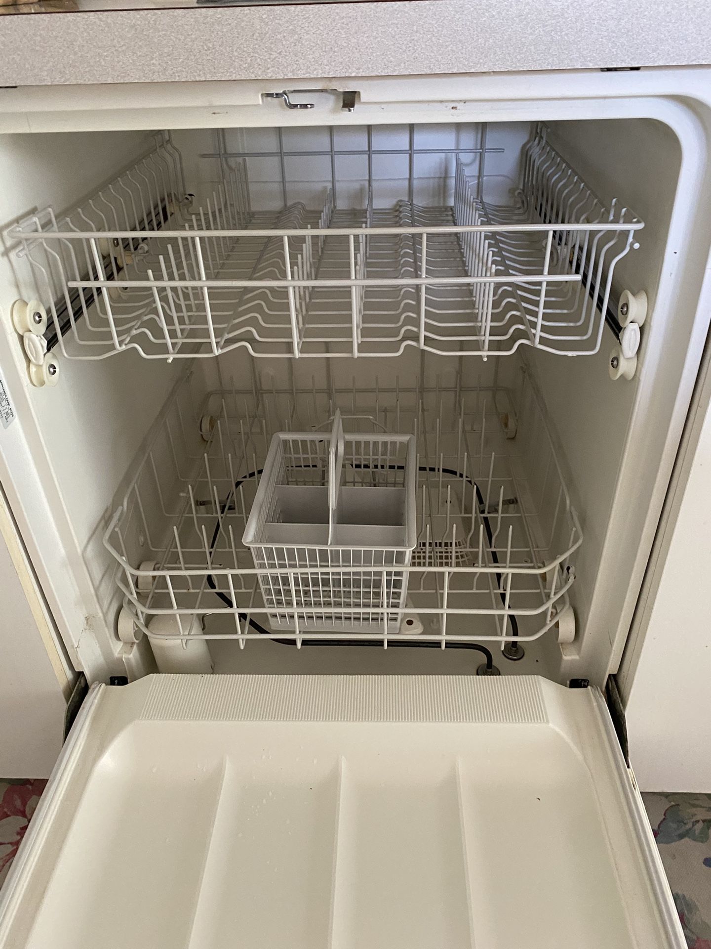GE Dishwasher 24”W x 34” H