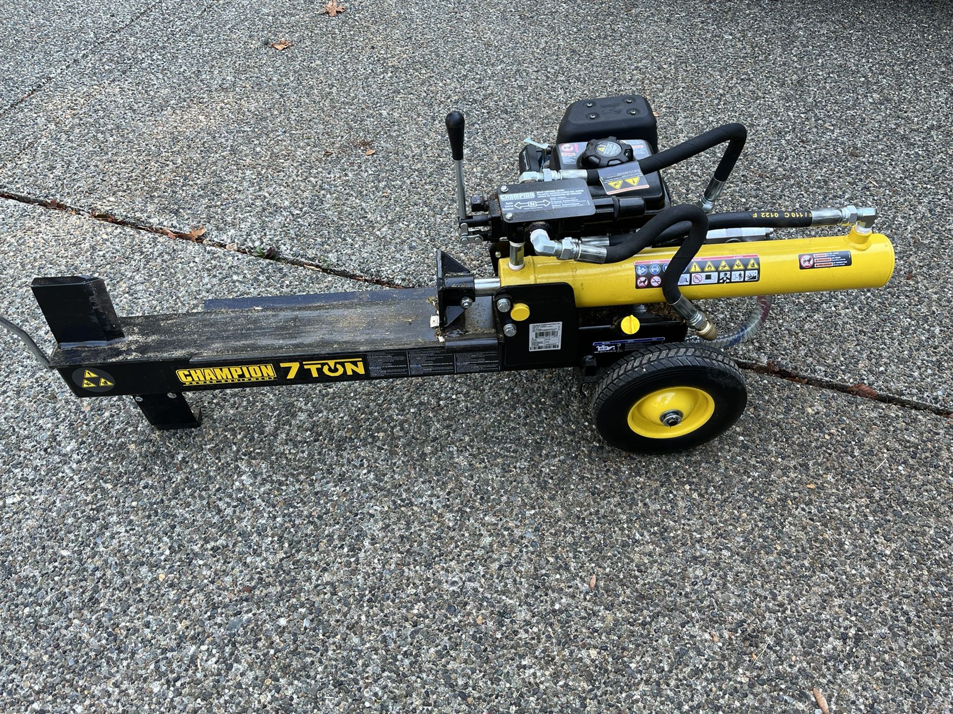 Best HD Pictures about  Champion 7 Ton Log Splitter  with No AI Images