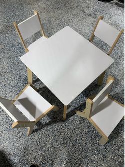 Kids table and chairs