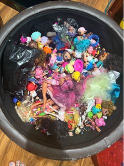 Disney LOL dolls accessories Barbie’s bluey peppa pig toys more than 100 lot