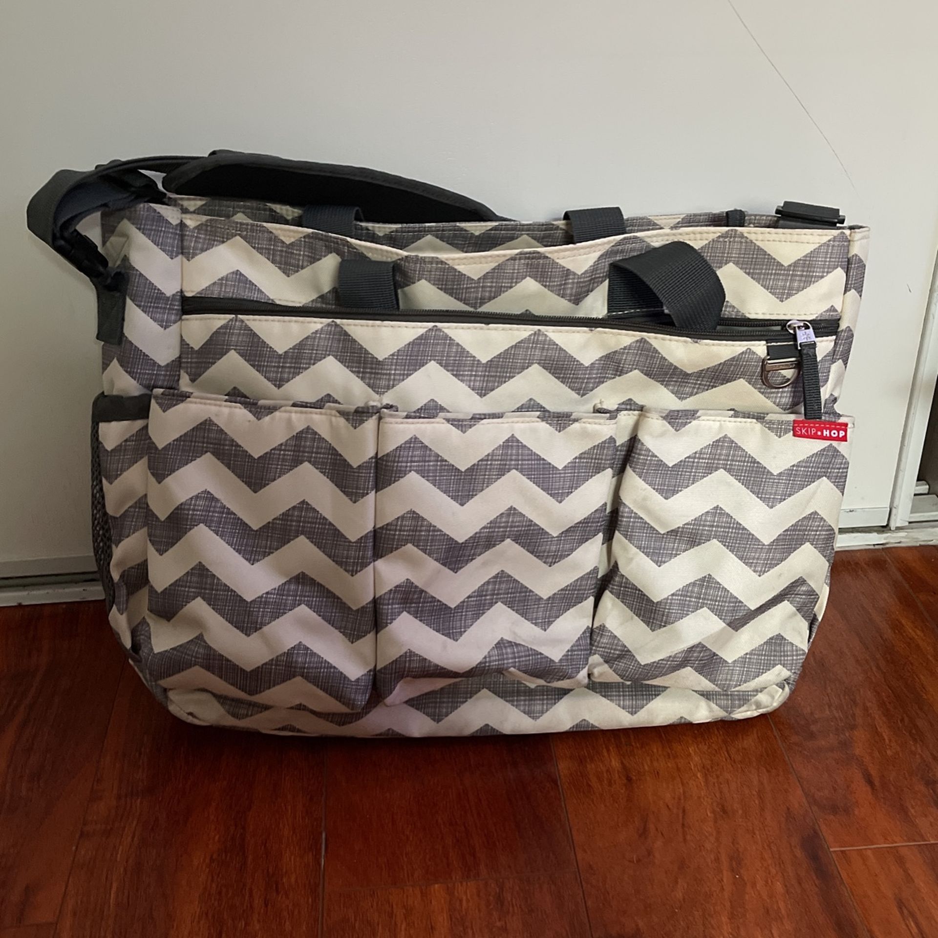 Skip Hop Diaper Bag W/ Changing Pad. $15 Cash Only,pick Up Only