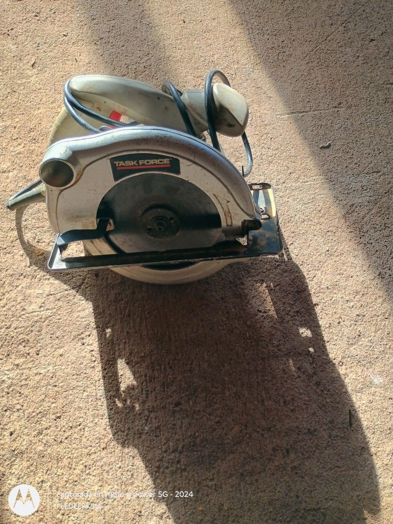 electric saw