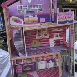 Vintage 2009 KidKtaft  LP Wooden Doll House 