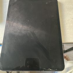 Ipad Pro 11 Inch third generation 128 GB with cellular data crack glass, but still works fine