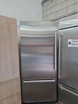 Bertazzoni 
36 Inch Built-In Bottom Freezer Refrigerator with FlexMode, Digital Interface, Ice Maker, Interior LED Lighting, Open Door Alarm, Sabbath 