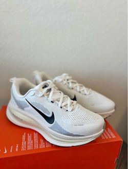 Nike Vomero 17 Running Shoes