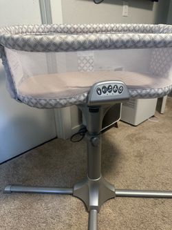Halo bedside bassinet