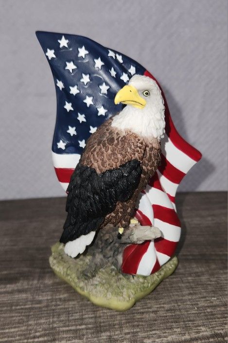 Vintage Life Symbols Bald Eagle 1999 American Flag Hanging Statue Made in USA