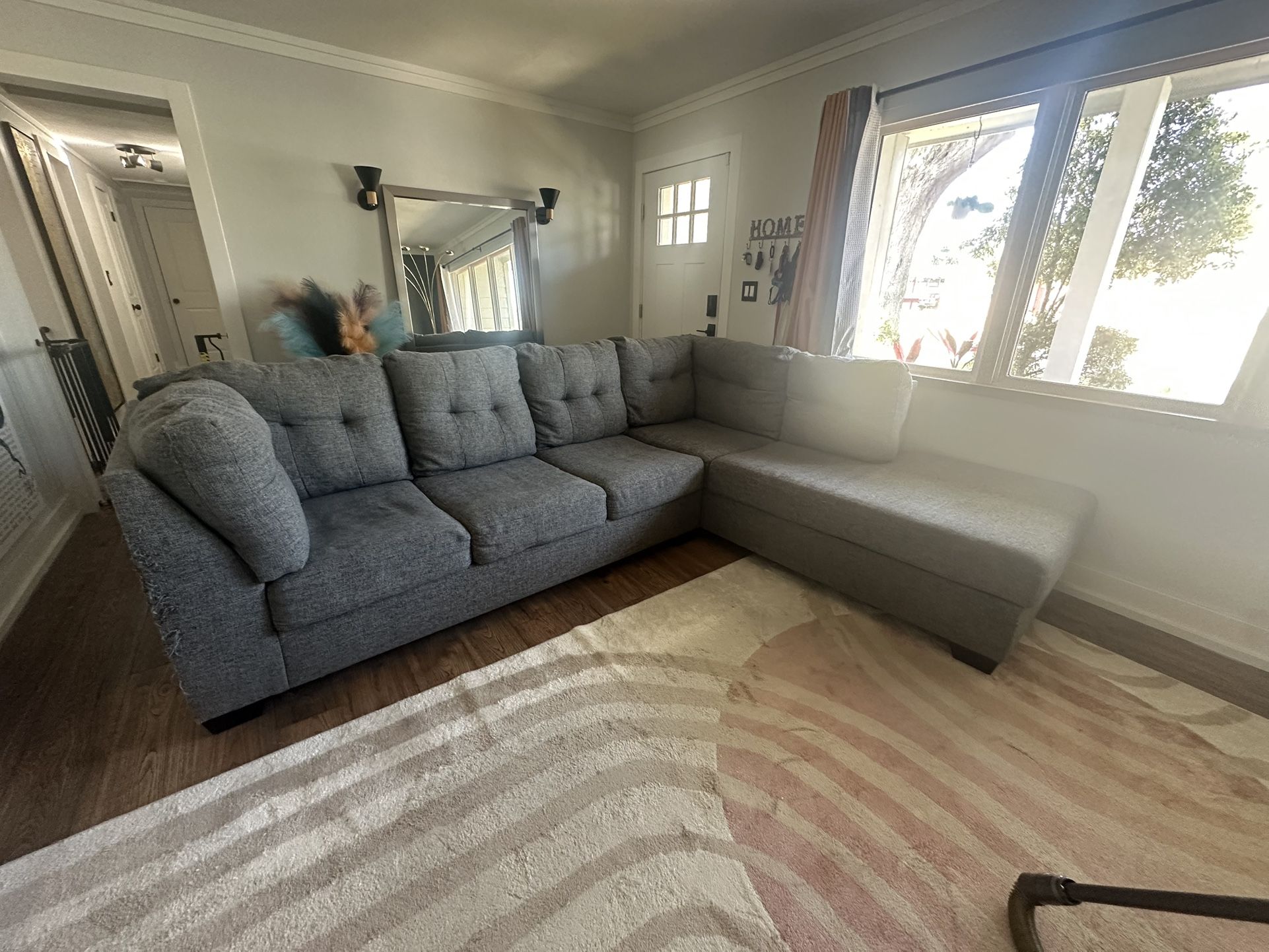 Living Spaces Sectional W/pull Out Bed