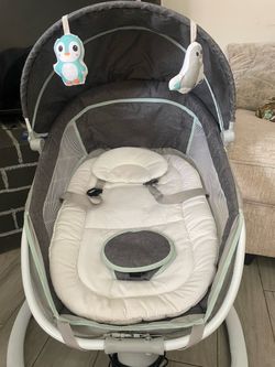 Electric baby swing