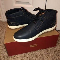 Size 12 Men’s Levi’s Shoes 