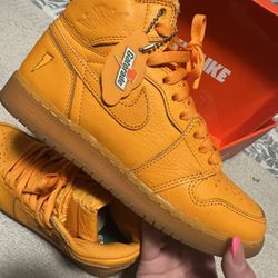 Youth Semi New Nike Gatorade Sneakers