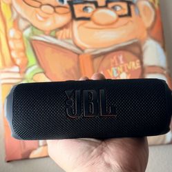 JBL Flip 7 Bluetooth Speaker – Like New – Loud & Waterproof