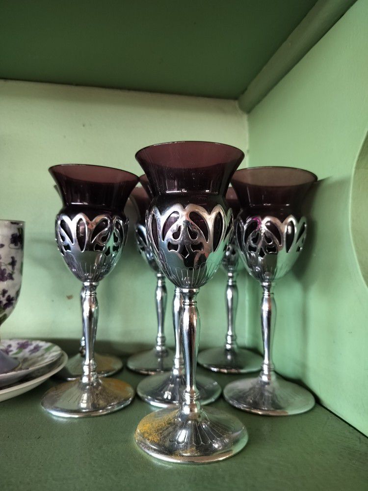 Set Of rare glassware 