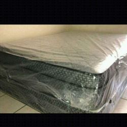 Queen Size New Thick Pillow Top Bed Can Deliver 