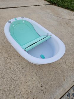 Frida Baby 4-in-1 Grow-With-Me Bathtub