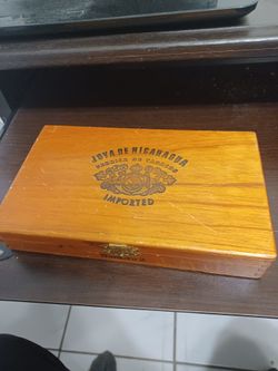Joya De Nicaragua Wood Cigar Box