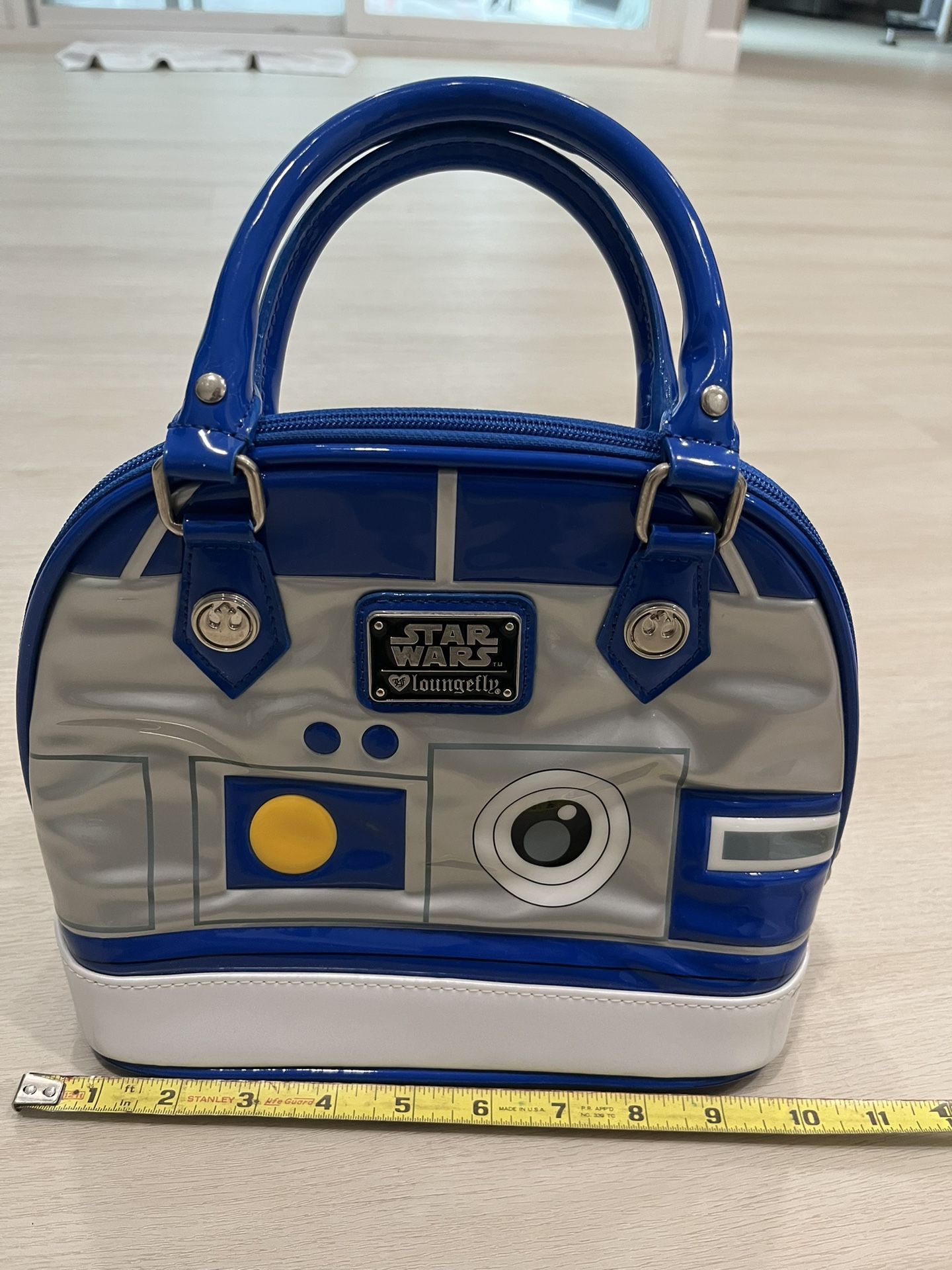 Brand New Star Wars Loungefly Hand Bag!