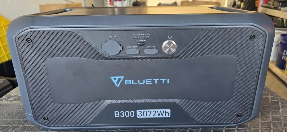 Bluetti AC200p, B300k Lifepo Battery, Panels BEST OFFER