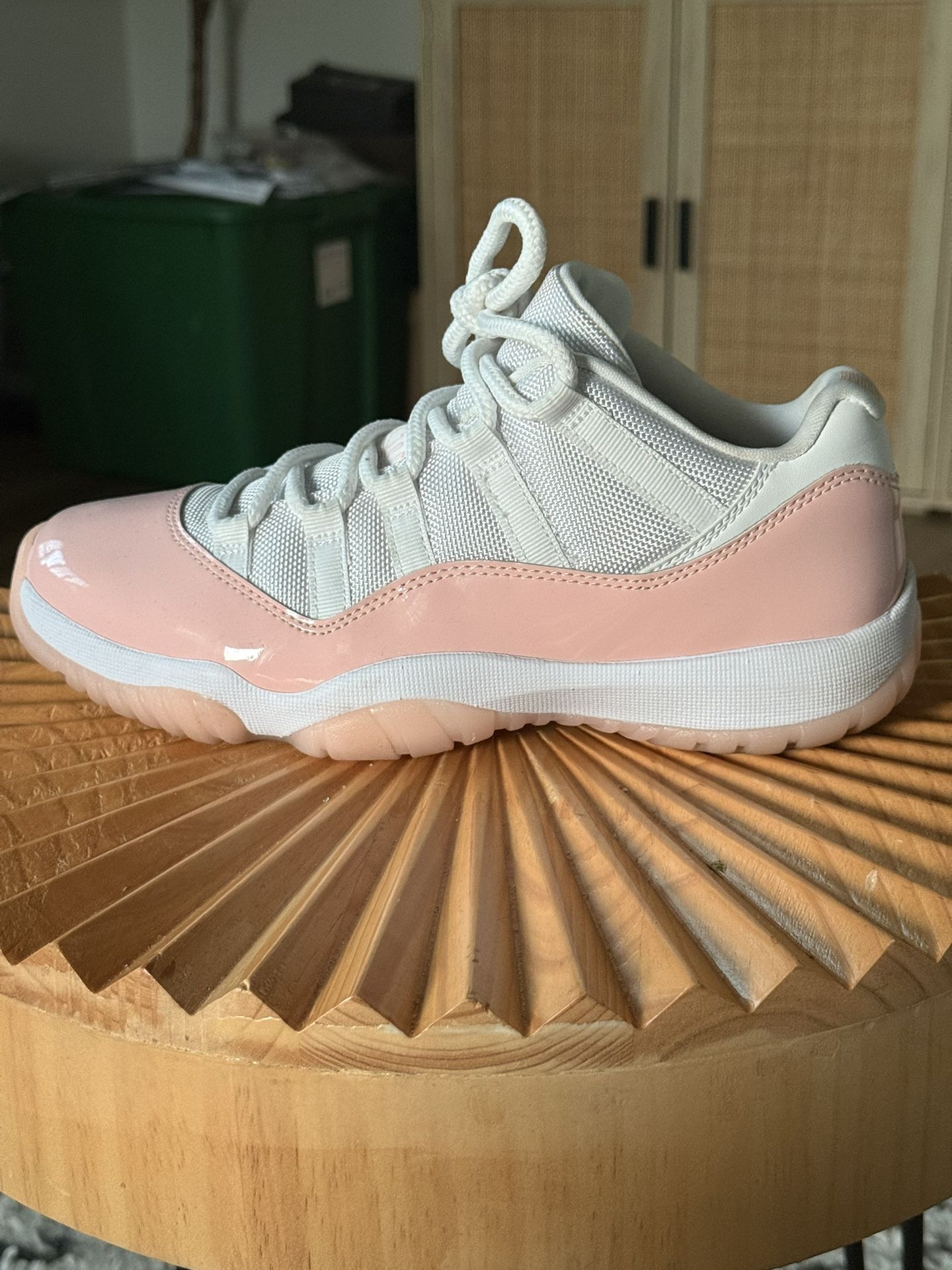 Jordan 11 retro (pink)