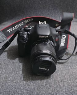 Canon EOS Rebel T3i DSLR with 18-55mm Lens