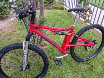 Santa Cruz Superlight Red Mountain Bike