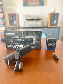 Shure SM7B Microphone + Preamp