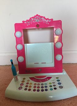 Barbie Digital Makeover Mirror by Mattel For IPad