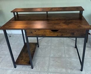 Computer desk-great condition