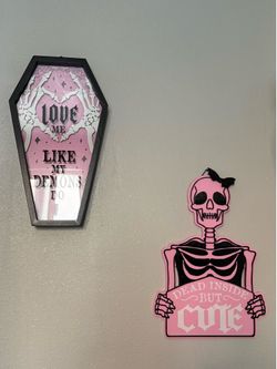 Pink Halloween decor