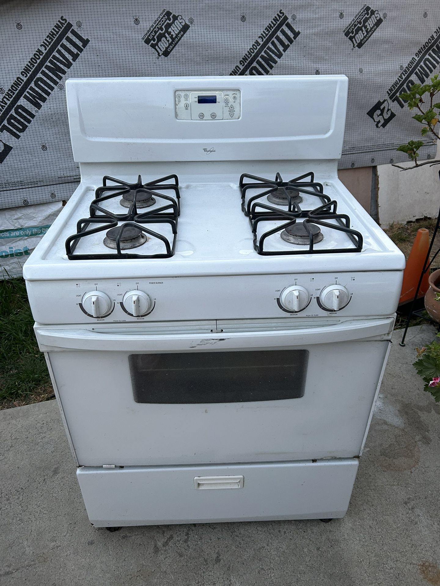 Stove ( Price Negotiable)
