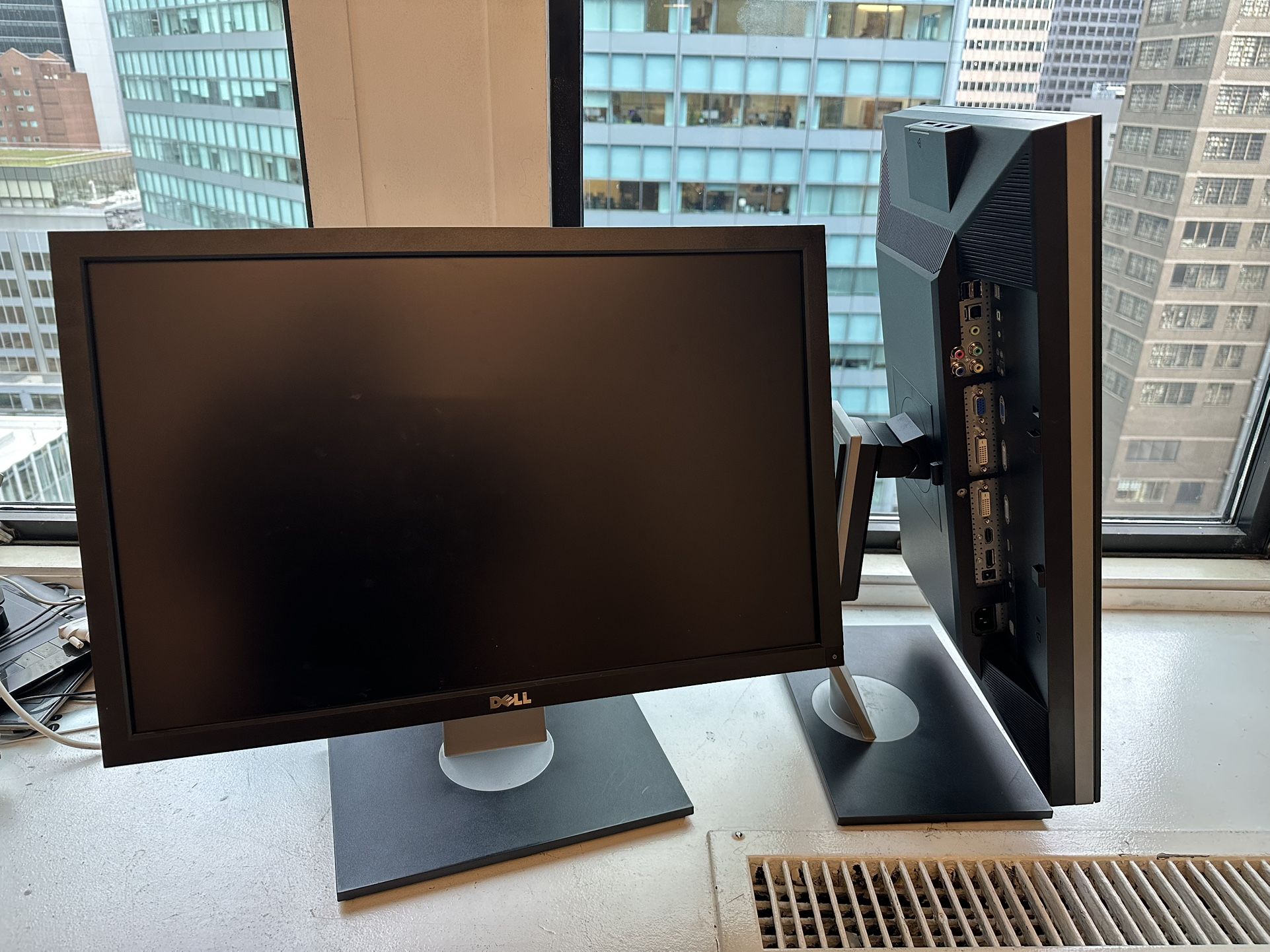 2x DELL U2410f Monitors