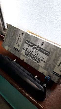 95 Nissan pathfinder driver side door handle