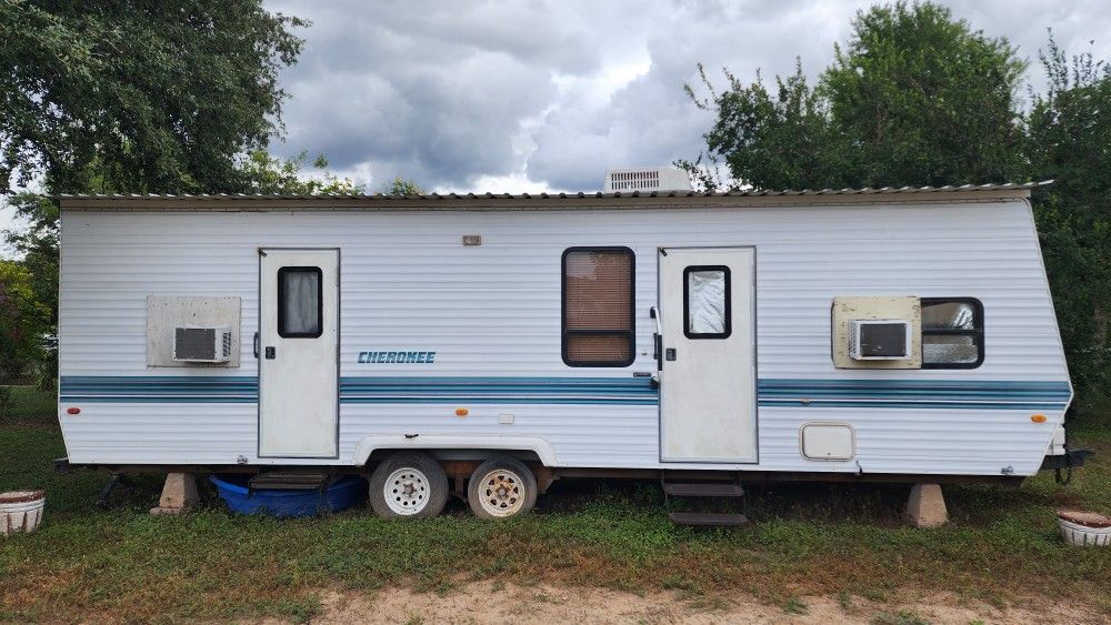 2004 Cherokee RV Trailer