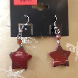 ORIENTAL DECOR A PAIR OF GEMSTONE EARRINGS 